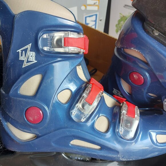 Roller Blades CCM Inlines Men's - Size 8 - Lazer SR and Protective Gear - Picture 11 of 12